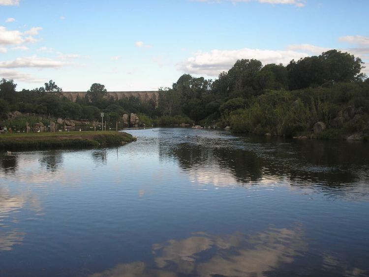 Dique de Cruz del Eje